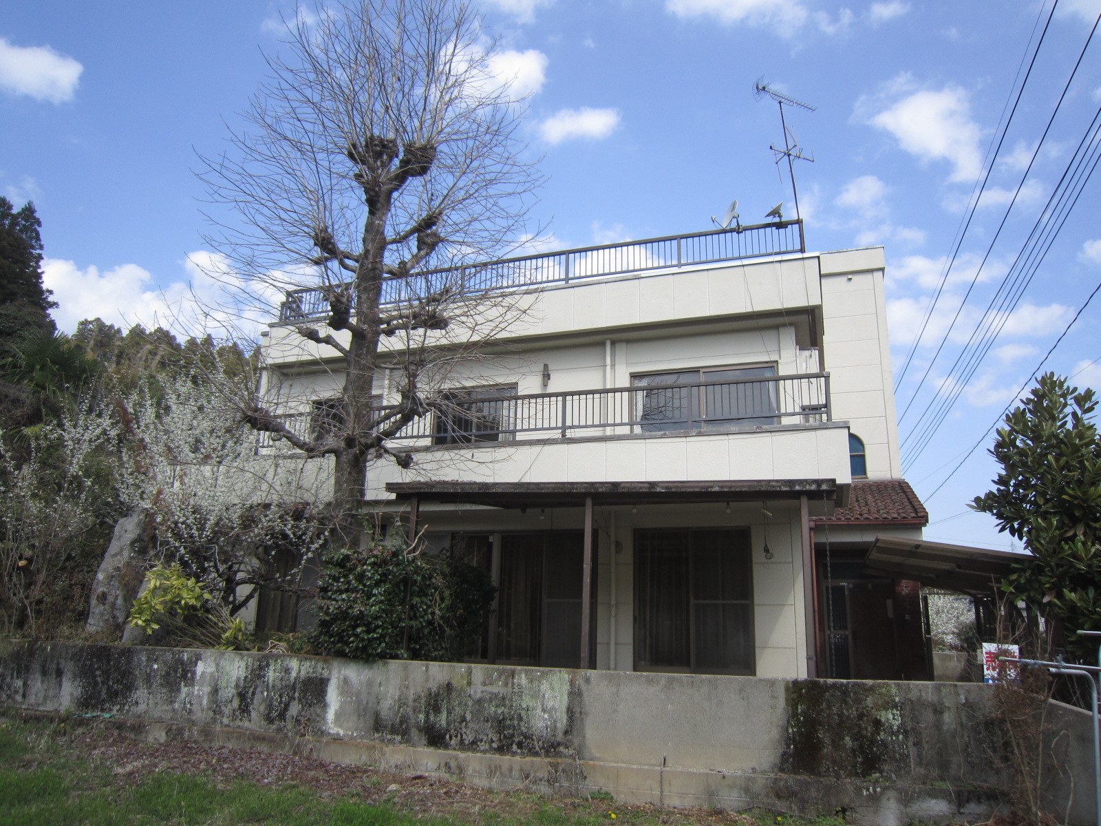 小迫町３階建中古住宅を掲載しました。